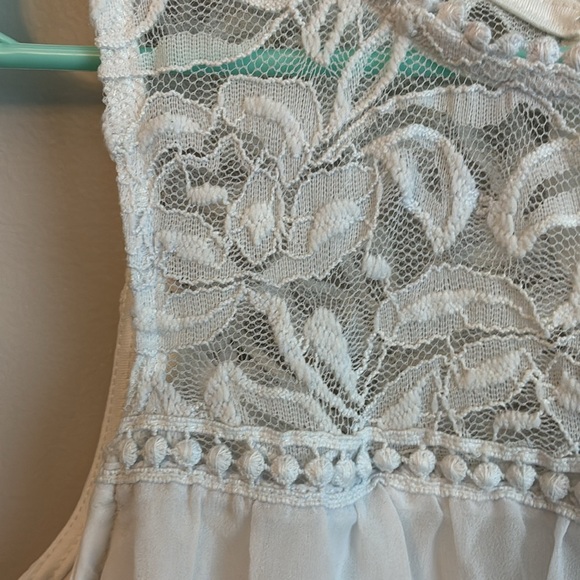 Women’s white lace dress size Medium - Picture 3 of 5